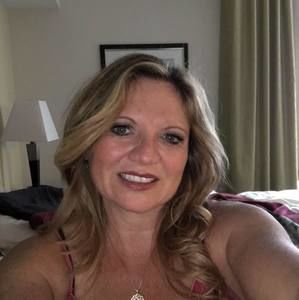 Meet your Posher, Monique